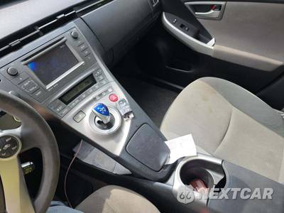 2013 Toyota Prius Three - zdjęcie 10 z 39 - miniatura