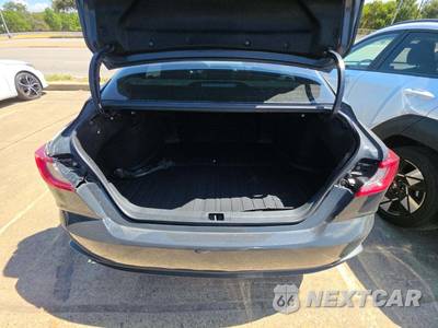 2025 Toyota Camry SE - zdjęcie 14 z 22 - miniatura