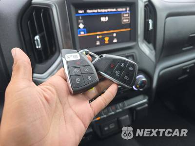 2023 Chevrolet Silverado 1500 Custom Crew Cab Short Bed 1CX - zdjęcie 8 z 28 - miniatura