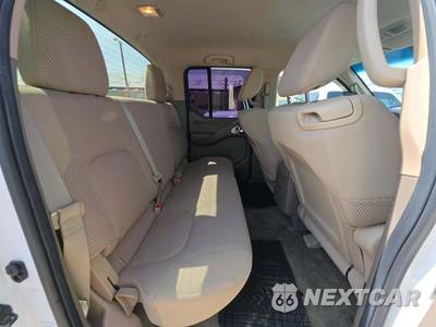 2012 Nissan Frontier SV Crew Cab Medium Bed - zdjęcie 16 z 31 - miniatura