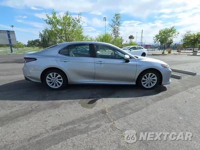 2022 Toyota Camry LE - zdjęcie 5 z 31 - miniatura