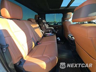 2025 Toyota Tundra i-FORCE MAX 1794 Edition Crew Cab Short Bed - zdjęcie 13 z 21 - miniatura