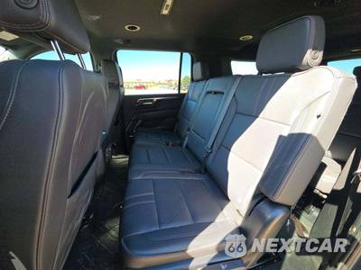 2025 Chevrolet Suburban RST 1SP - zdjęcie 10 z 23 - miniatura