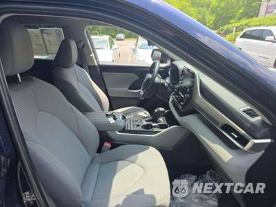 2022 Toyota Highlander LE - zdjęcie 19 z 24 - miniatura
