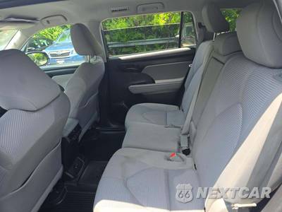 2022 Toyota Highlander LE - zdjęcie 13 z 24 - miniatura