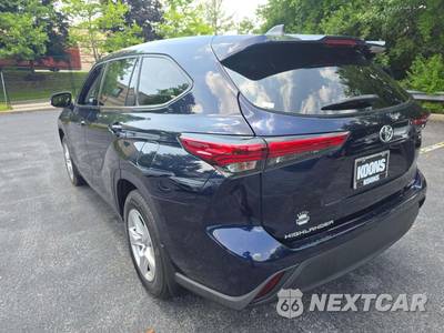 2022 Toyota Highlander LE - zdjęcie 2 z 24 - miniatura