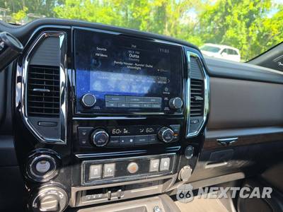 2021 Nissan TITAN Platinum Reserve Crew Cab Short Bed - zdjęcie 10 z 28 - miniatura
