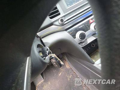 2019 Hyundai Elantra SE Sedan - zdjęcie 8 z 26 - miniatura