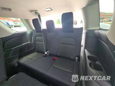 2025 Nissan Pathfinder SV - zdjęcie 14 z 23 - miniatura