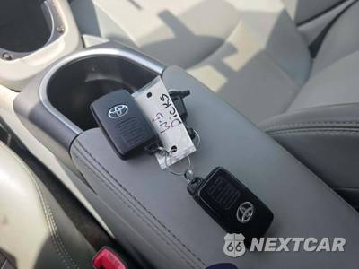2013 Toyota Prius Four - zdjęcie 8 z 23 - miniatura