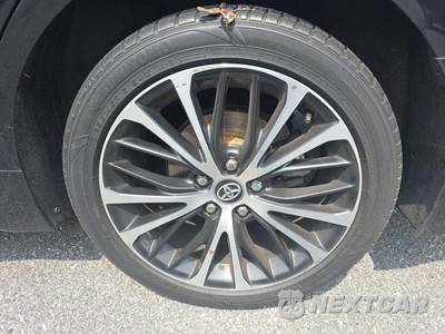 2020 Toyota Camry SE - zdjęcie 21 z 26 - miniatura