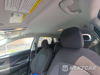 2025 Hyundai Kona SEL - zdjęcie 11 z 30 - miniatura