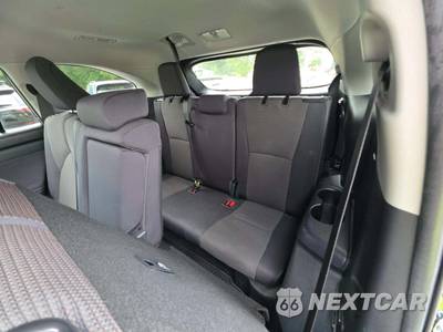 2023 Toyota Highlander LE - zdjęcie 11 z 22 - miniatura