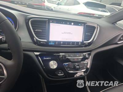 2026 Chrysler Pacifica Limited 121.6" WB - zdjęcie 10 z 22 - miniatura
