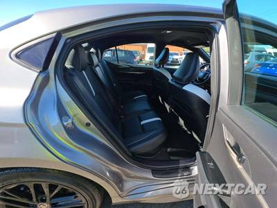 2025 Toyota Camry SE - zdjęcie 13 z 20 - miniatura
