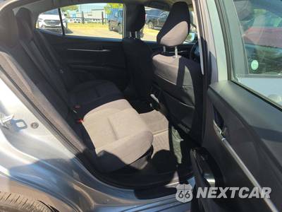 2025 Toyota Camry LE - zdjęcie 16 z 23 - miniatura