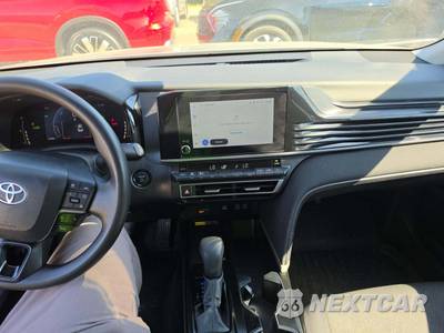 2025 Toyota Camry LE - zdjęcie 10 z 23 - miniatura