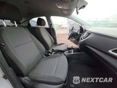 2020 Hyundai Accent SE - zdjęcie 18 z 22 - miniatura