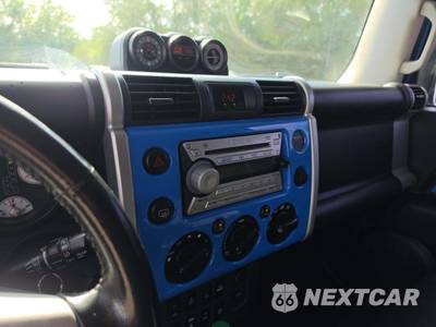 2007 Toyota FJ Cruiser w/Rear Doors - zdjęcie 10 z 22 - miniatura