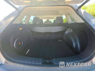 2022 Toyota Corolla Cross XLE - zdjęcie 14 z 21 - miniatura