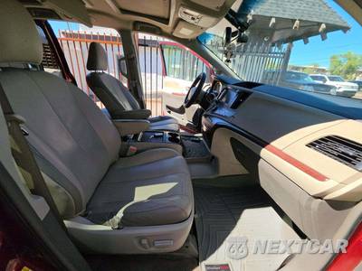 2012 Toyota Sienna Limited 7-Passenger 119.3" WB - zdjęcie 19 z 26 - miniatura