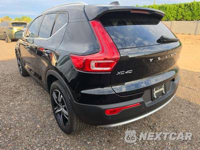 2023 Volvo XC40 B5 Plus Bright Theme - zdjęcie 2 z 22 - miniatura