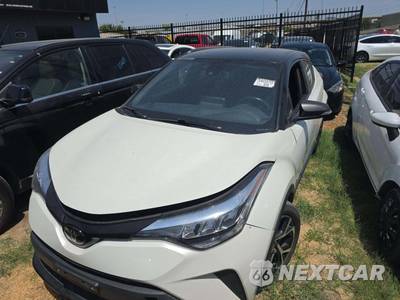2020 Toyota C-HR XLE - zdjęcie 1 z 30 - miniatura