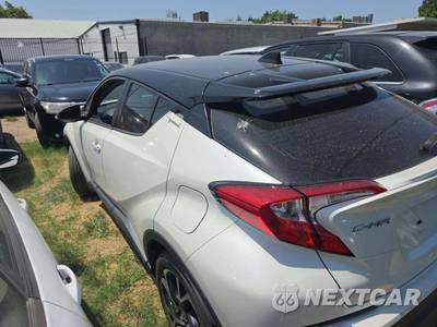 2020 Toyota C-HR XLE - zdjęcie 2 z 30 - miniatura