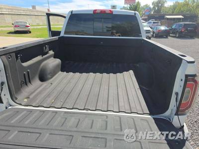 2018 GMC Sierra 1500 SLT Crew Cab Short Bed 4SA - zdjęcie 14 z 29 - miniatura