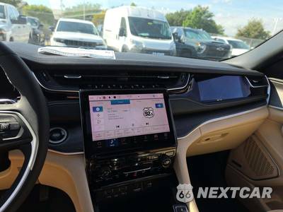 2023 Jeep Grand Cherokee 4xe - zdjęcie 10 z 23 - miniatura