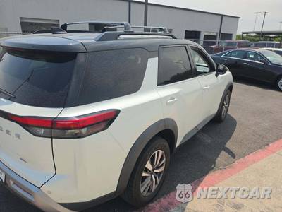 2023 Nissan Pathfinder SL - zdjęcie 3 z 26 - miniatura