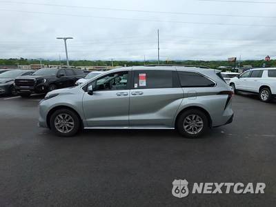 2025 Toyota Sienna XLE 7-Passenger 120.5" WB - zdjęcie 3 z 27 - miniatura