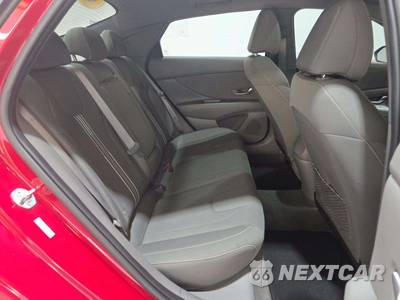2022 Hyundai Elantra SEL - zdjęcie 16 z 26 - miniatura