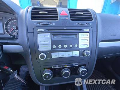 2010 Volkswagen Jetta Sedan SE - zdjęcie 21 z 35 - miniatura