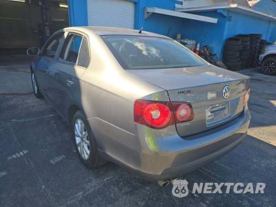 2010 Volkswagen Jetta Sedan SE - zdjęcie 2 z 35 - miniatura