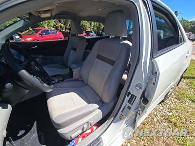 2012 Toyota Camry LE - zdjęcie 6 z 24 - miniatura