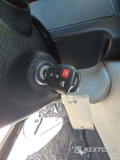 2012 Toyota Camry LE - zdjęcie 8 z 24 - miniatura