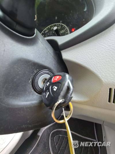 2012 Toyota Corolla LE - zdjęcie 8 z 34 - miniatura