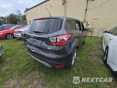 2017 Ford Escape SE - zdjęcie 3 z 34 - miniatura