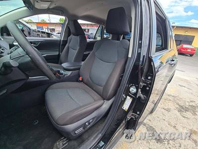 2025 Toyota RAV4 XLE - zdjęcie 6 z 24 - miniatura