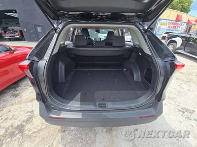 2025 Toyota RAV4 XLE - zdjęcie 14 z 24 - miniatura
