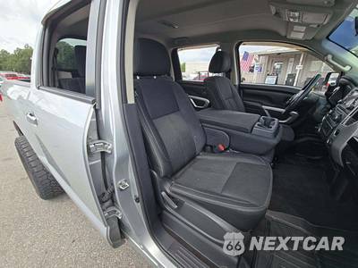 2018 Nissan TITAN SV Crew Cab Short Bed - zdjęcie 18 z 26 - miniatura