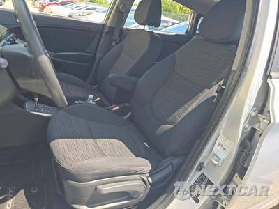 2016 Hyundai Accent SE Hatchback - zdjęcie 6 z 24 - miniatura