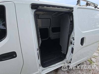 2015 Nissan NV200 Compact Cargo S 115.2" WB - zdjęcie 13 z 28 - miniatura