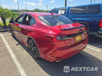 2025 Toyota Camry XSE - zdjęcie 2 z 25 - miniatura