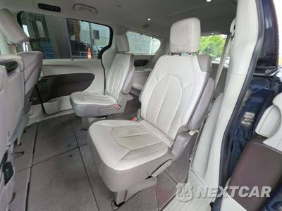 2017 Chrysler Pacifica Touring L Plus 121.6" WB - zdjęcie 13 z 32 - miniatura