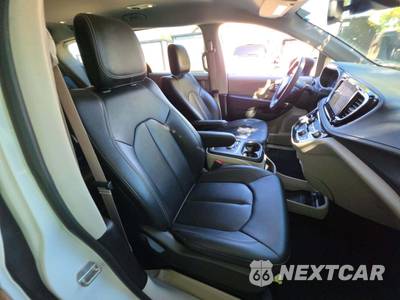 2024 Chrysler Pacifica Hybrid Select 121.6" WB - zdjęcie 19 z 26 - miniatura
