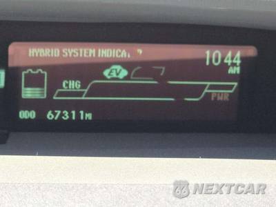2015 Toyota Prius Plug-In Hybrid - zdjęcie 6 z 29 - miniatura