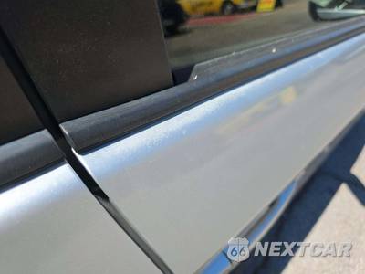 2015 Toyota Prius Plug-In Hybrid - zdjęcie 28 z 29 - miniatura