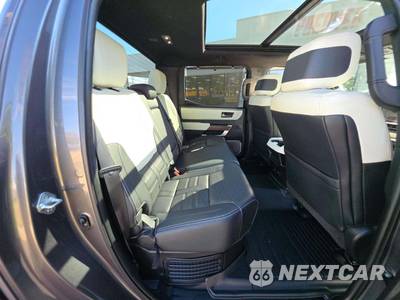 2023 Toyota Tundra Hybrid Capstone Crew Cab Short Bed - zdjęcie 13 z 22 - miniatura
